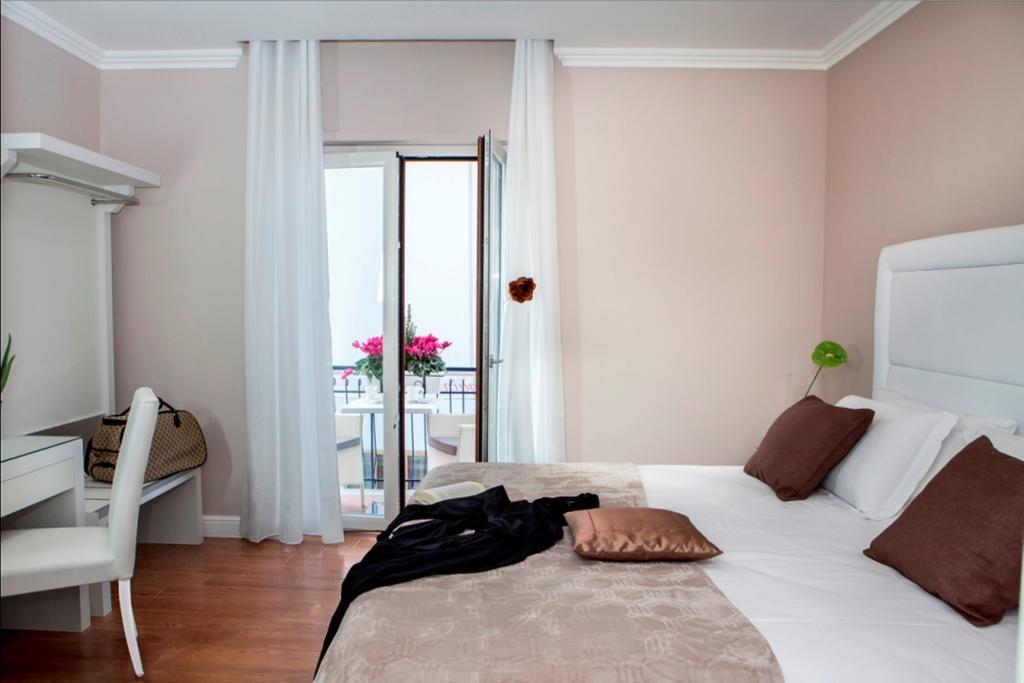 Bougainvillea Relais Sorrento Kamer foto